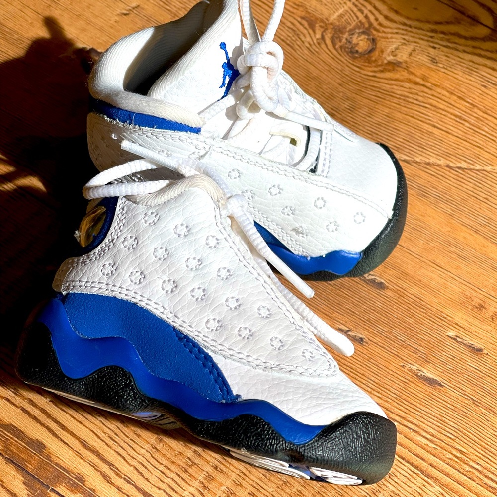 Jordan 11 - 2C Blue and White